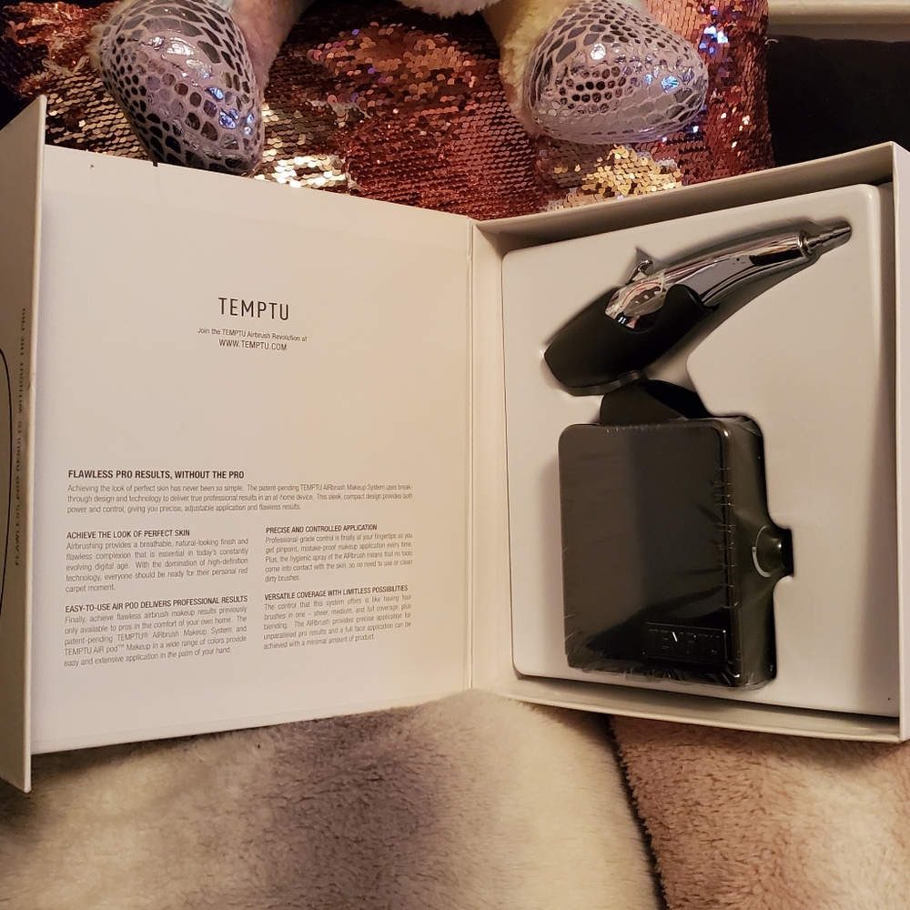 Temptu AIRbrush Makeup System